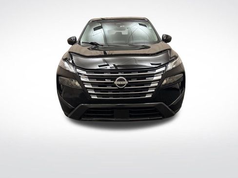 Used 2024 Nissan Rogue SV image 2