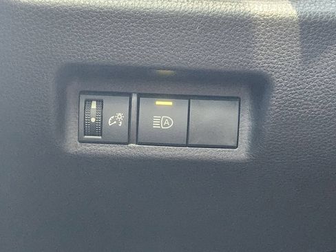 Used 2025 Toyota RAV4 LE AWD/4WD image 25