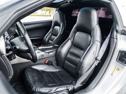 Used 2005 Chevrolet Corvette Coupe w/ Preferred Equipment Group image 4