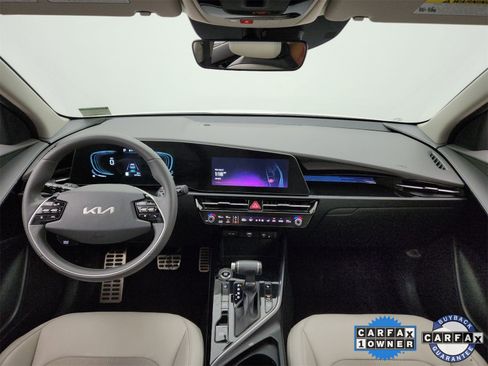 Certified 2024 Kia Niro EX Touring image 29