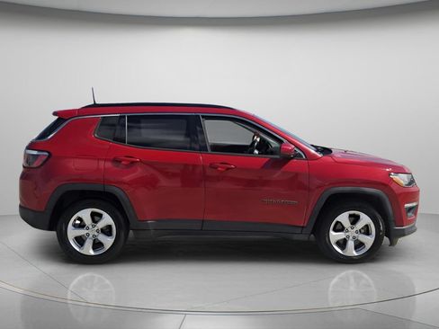 Used 2019 Jeep Compass Latitude w/ Safety & Security Group FWD image 3