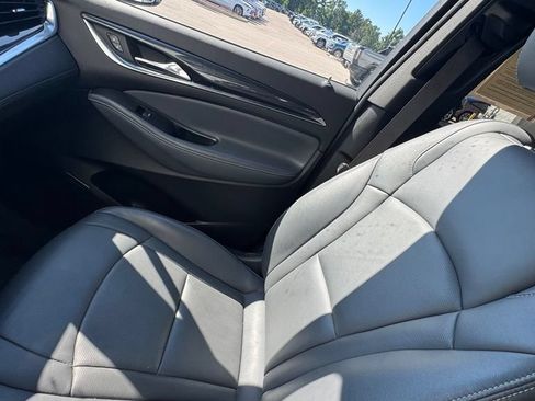 Used 2024 Buick Enclave Essence AWD/4WD image 24