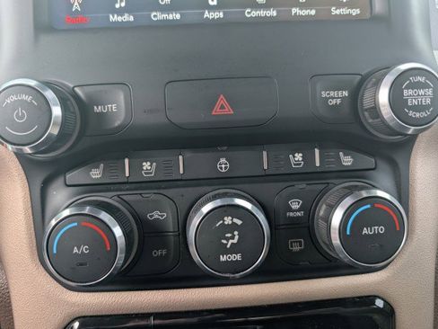 Used 2021 RAM 1500 Laramie AWD/4WD image 26