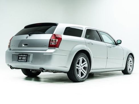 Used 2005 Dodge Magnum R/T w/ Convenience Group II RWD image 12