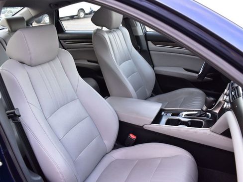 Used 2018 Honda Accord Touring image 18