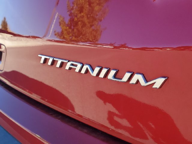 Used 2020 Ford Edge Titanium w/ Equipment Group 301A FWD image 6