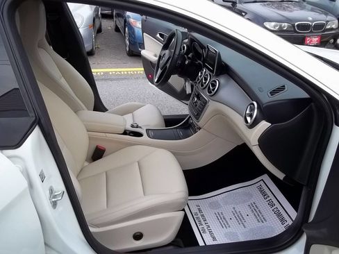 Used 2014 Mercedes-Benz CLA 250 4MATIC image 11