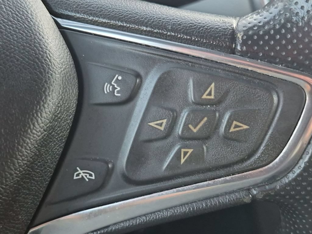 Used 2020 Chevrolet Equinox LS w/ LS Convenience Package FWD image 15