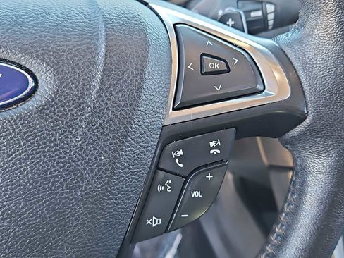 Used 2017 Ford Fusion SE w/ Fusion SE Technology Package image 25