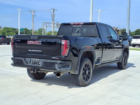 Used 2025 GMC Sierra 2500 AT4 w/ AT4 Premium Plus Package AWD/4WD image 9