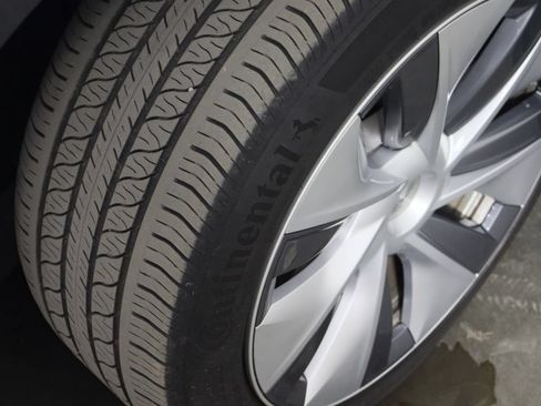 Used 2023 Tesla Model Y AWD image 42