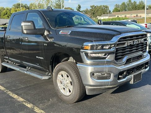 Used 2025 RAM 2500 Big Horn AWD/4WD image 2