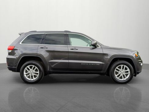 Used 2017 Jeep Grand Cherokee Laredo w/ Quick Order Package 23E AWD/4WD image 8