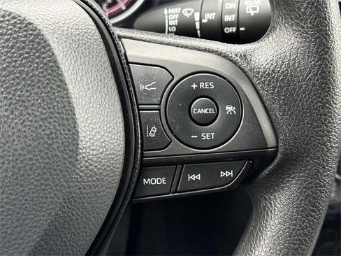 Used 2025 Toyota RAV4 XLE image 24