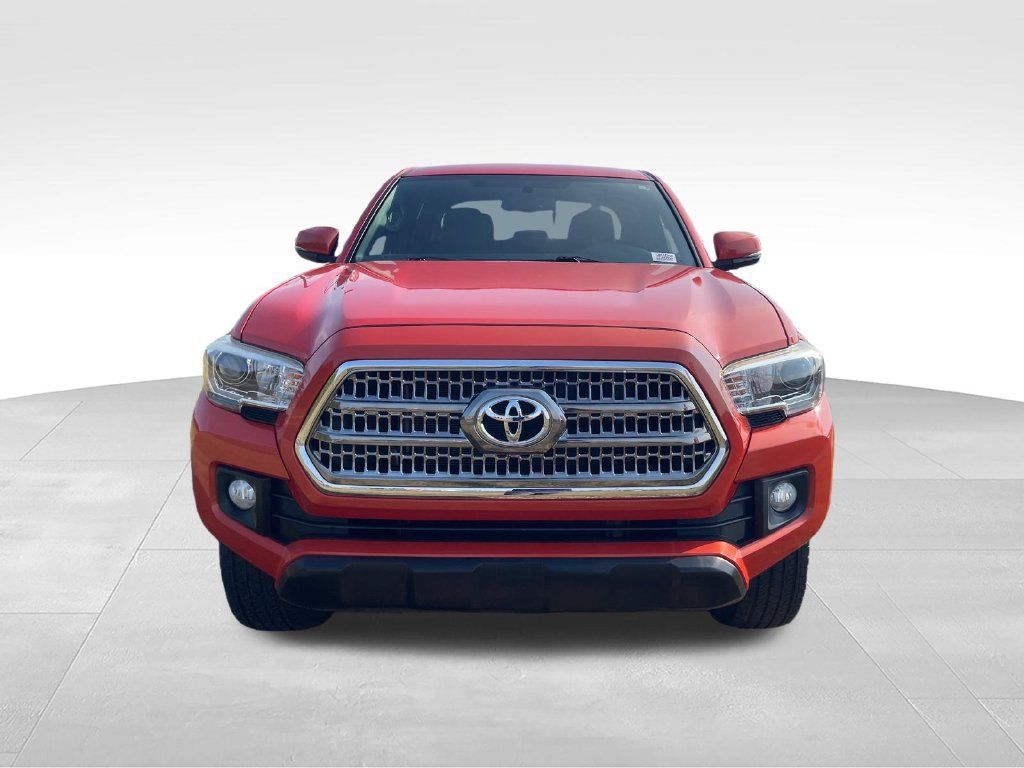 Used 2017 Toyota Tacoma TRD Off-Road w/ Tow Package (A/T) AWD/4WD image 8