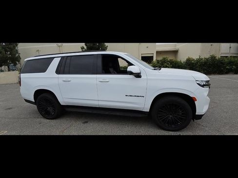 Used 2023 Chevrolet Suburban RST w/ Sport Performance Package AWD/4WD image 5