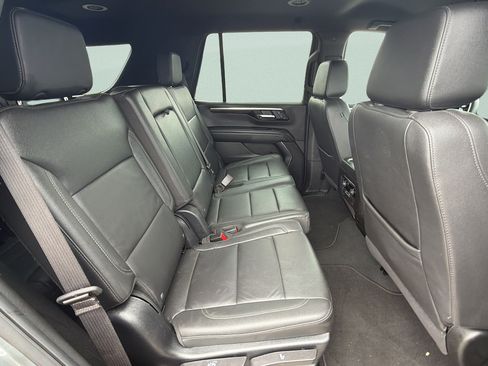 Used 2025 Chevrolet Tahoe LT RWD image 13