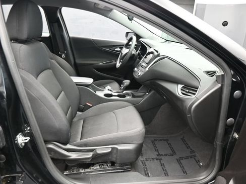 Used 2025 Chevrolet Malibu LT FWD image 36