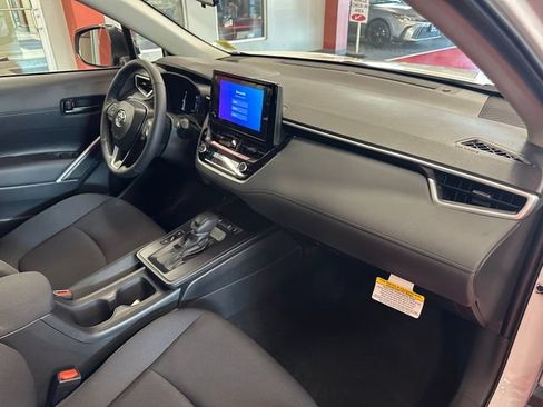 Certified 2026 Toyota Corolla Cross LE w/ Moonroof Package AWD/4WD image 17