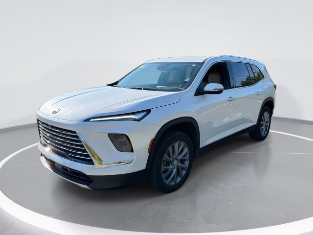 Used 2025 Buick Enclave Preferred FWD image 1