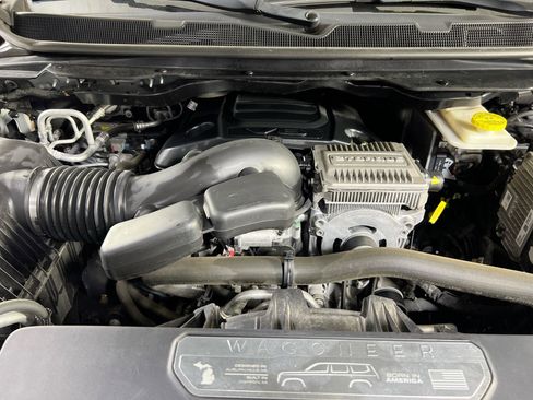 Used 2022 Jeep Wagoneer Series III w/ Flexible Seating Group image 30