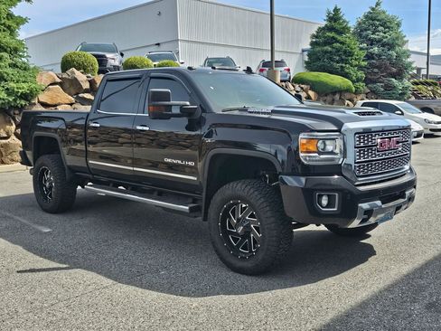 Used 2019 GMC Sierra 3500 Denali w/ Duramax Plus Package AWD/4WD image 7