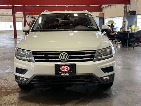 Used 2020 Volkswagen Tiguan SEL image 2