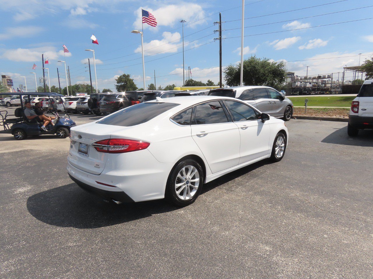 Used 2020 Ford Fusion SE FWD image 11