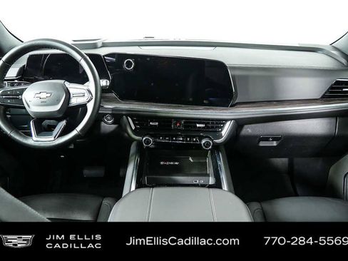 Used 2025 Chevrolet Tahoe LT RWD image 19