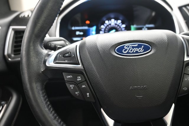 Used 2019 Ford Edge Titanium w/ Equipment Group 301A AWD/4WD image 27