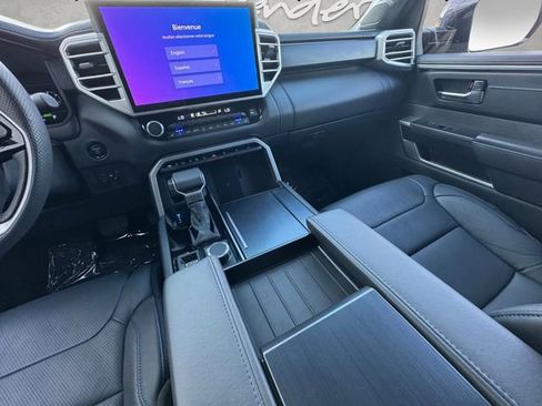 Used 2025 Toyota Sequoia Platinum image 3