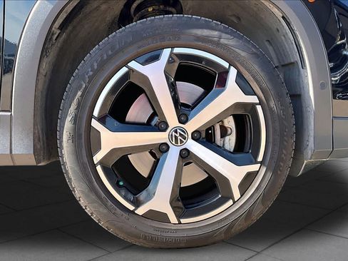 Used 2026 Volkswagen Tiguan SE AWD/4WD image 11