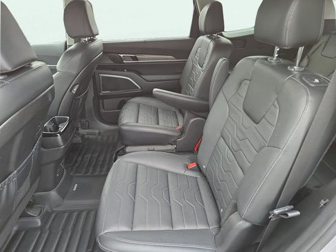 Certified 2022 Kia Telluride SX w/ SX Prestige Package image 21