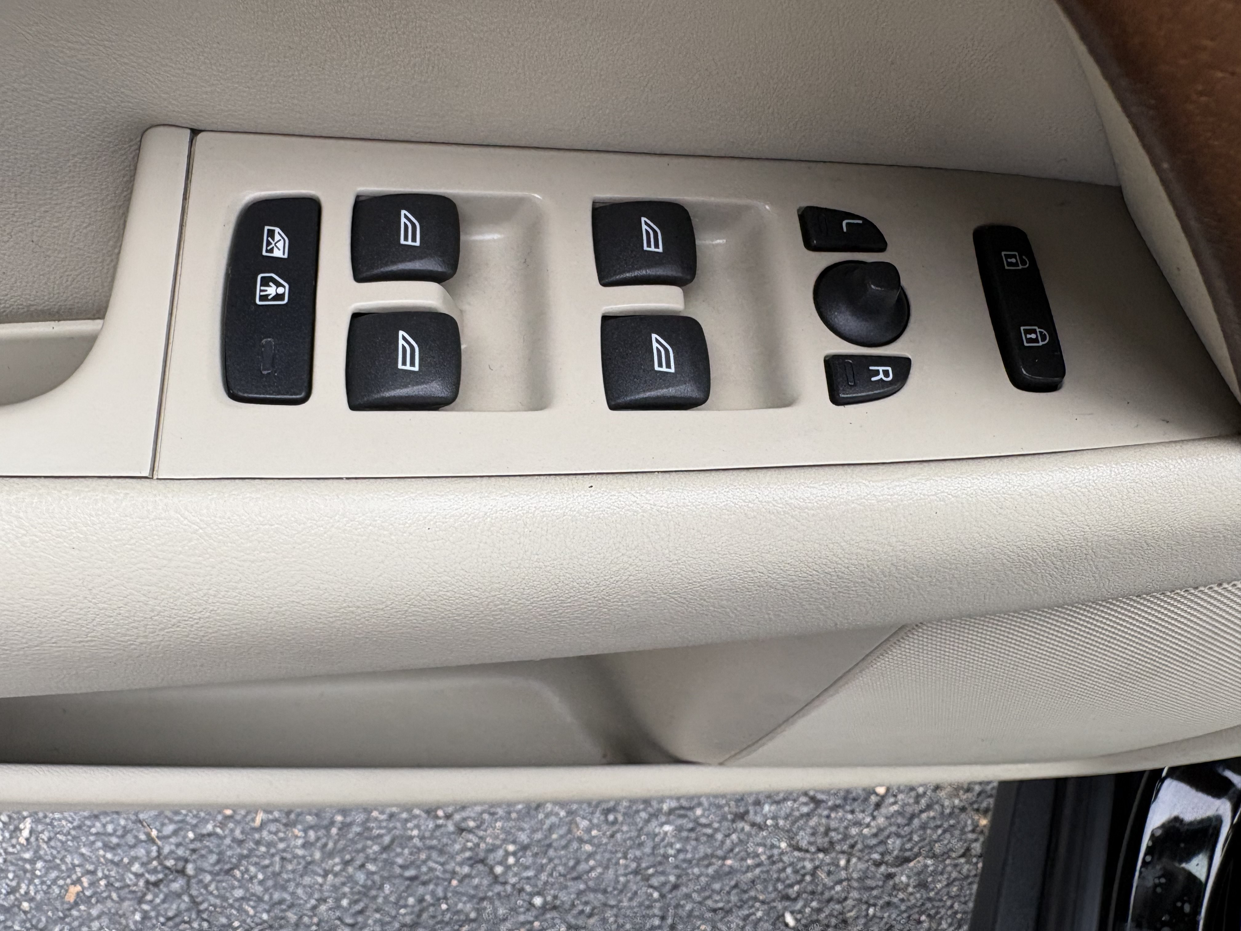 Used 2010 Volvo XC70 3.2 AWD/4WD image 34