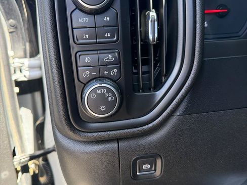 Used 2020 Chevrolet Silverado 1500 Custom Trail Boss w/ Custom Convenience Package AWD/4WD image 11