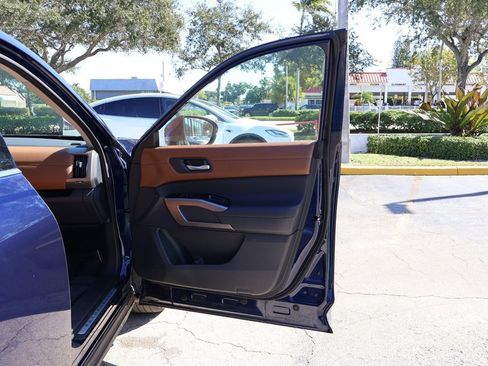 Used 2024 Nissan Pathfinder Platinum w/ Cargo Package image 29