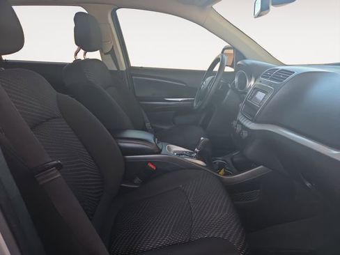 Used 2020 Dodge Journey SE FWD image 6