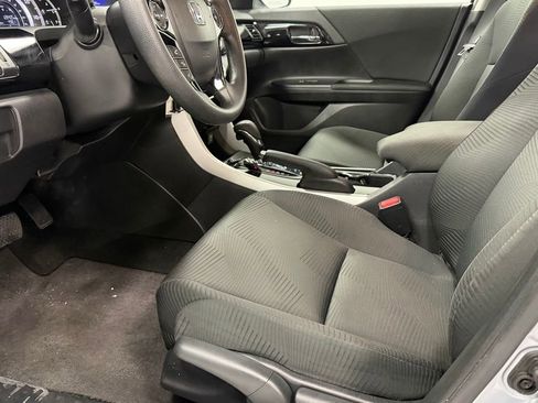 Used 2017 Honda Accord LX image 13