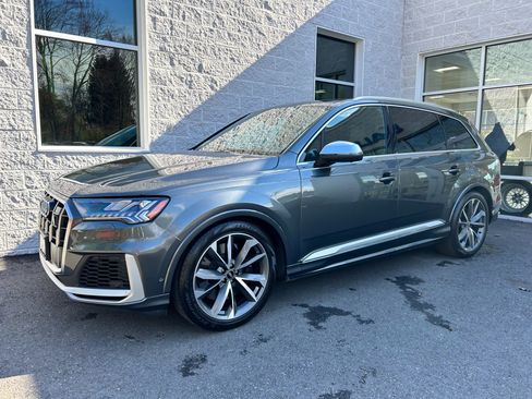 Used 2021 Audi SQ7 Premium Plus w/ Driver Assistance Package image 2