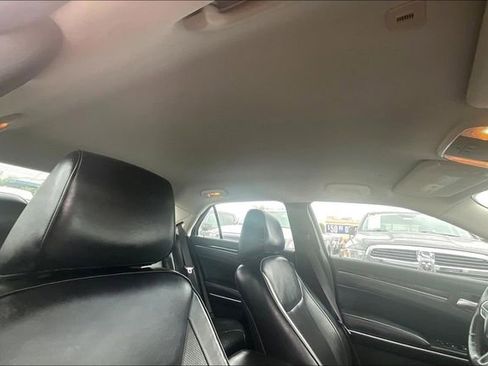 Used 2019 Chrysler 300 Limited image 21