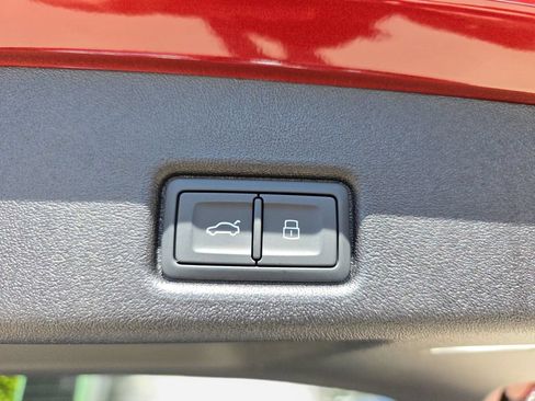 Certified 2025 Audi Q5 Premium w/ Convenience Package AWD/4WD image 11