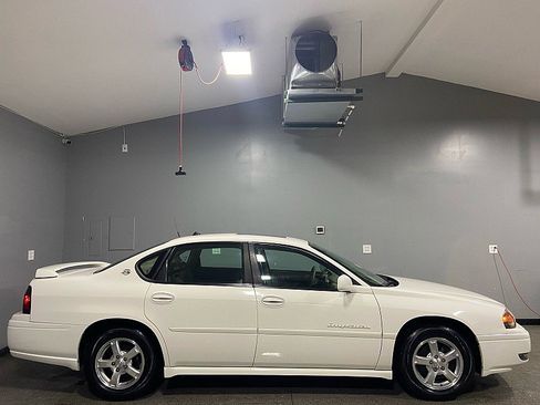 Used 2004 Chevrolet Impala LS w/ Preferred Equipment Group image 2