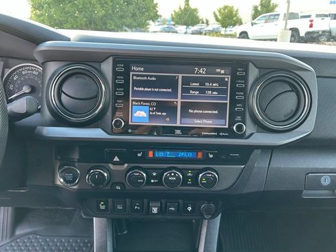 Used 2020 Toyota Tacoma TRD Sport w/ TRD Premium Sport Package AWD/4WD image 21
