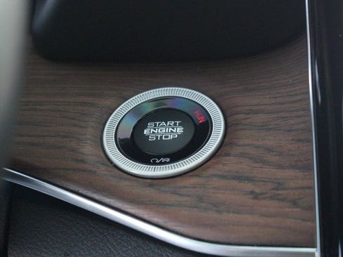 Used 2022 Jeep Grand Cherokee L Summit w/ Luxury Tech Group V image 36