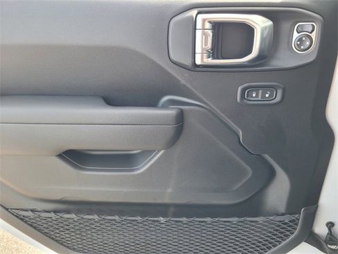 Used 2026 Jeep Gladiator Sport image 21