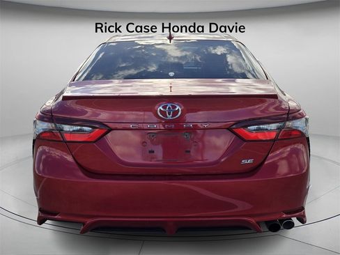 Used 2021 Toyota Camry SE image 6