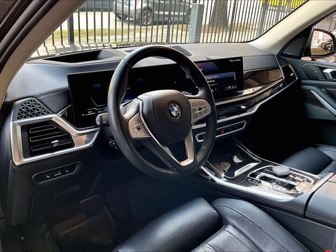 Used 2025 BMW X7 xDrive40i image 18