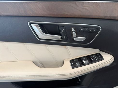 Used 2016 Mercedes-Benz E 350 4MATIC Sedan image 10