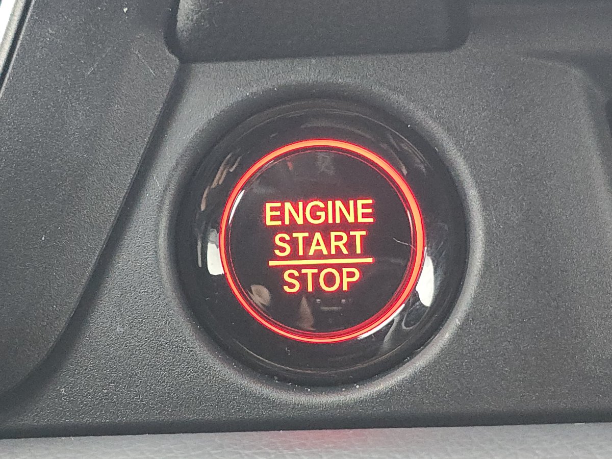 Used 2025 Honda Pilot Sport image 9