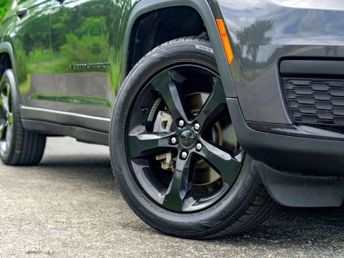 Used 2023 Jeep Grand Cherokee L Laredo AWD/4WD image 3